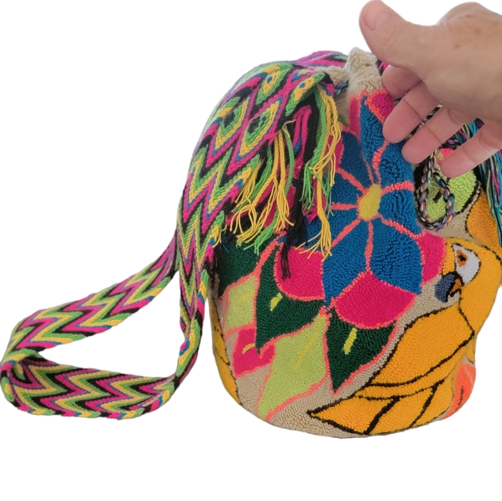 Wayuu Mochilla Bag - Picture 3 of 6
